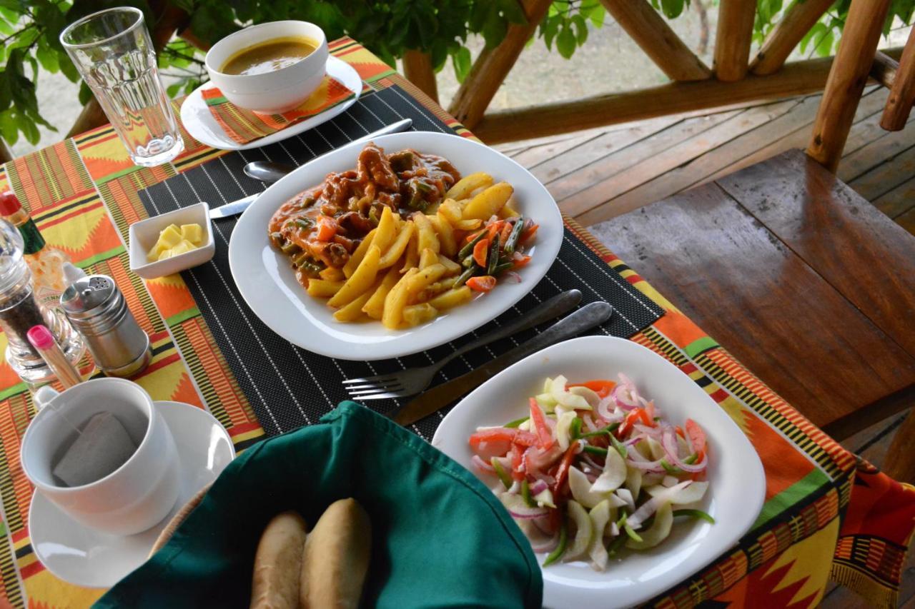 Murchison Falls Bamboo Village Paraa エクステリア 写真