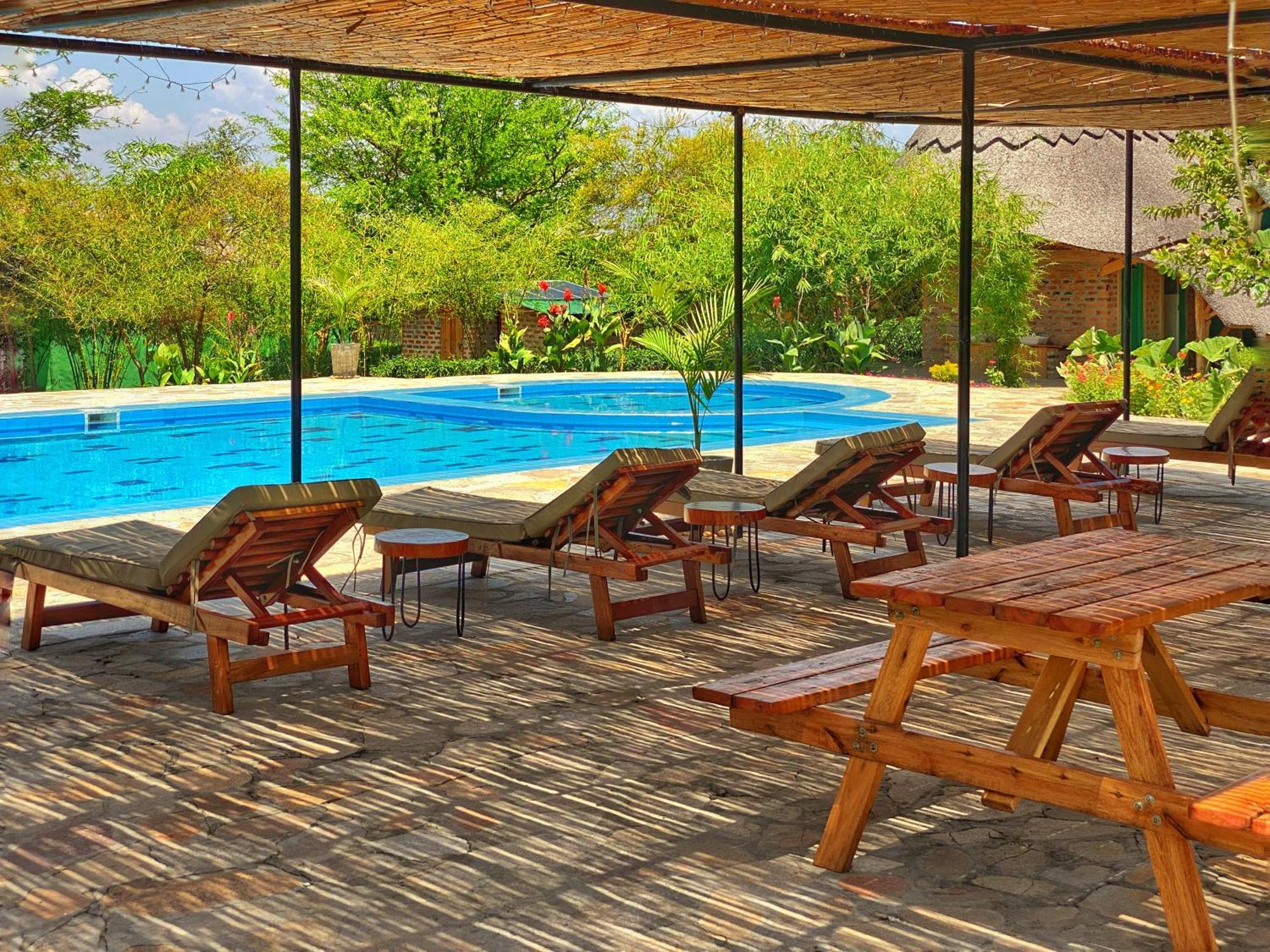 Murchison Falls Bamboo Village Paraa エクステリア 写真