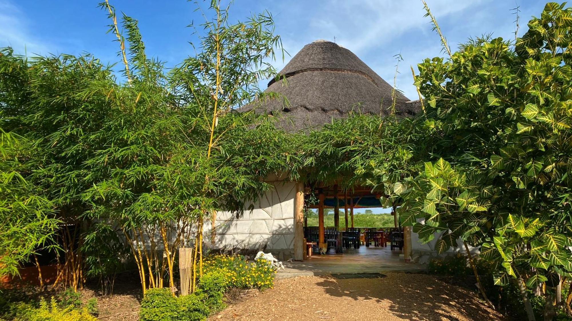 Murchison Falls Bamboo Village Paraa エクステリア 写真