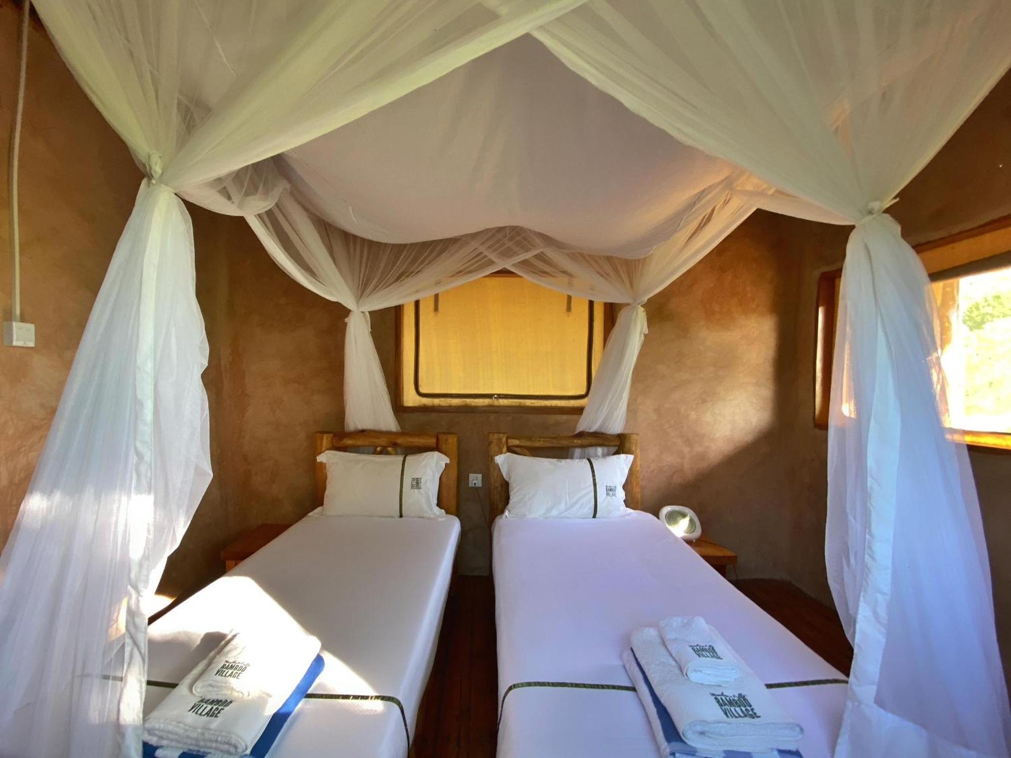 Murchison Falls Bamboo Village Paraa エクステリア 写真